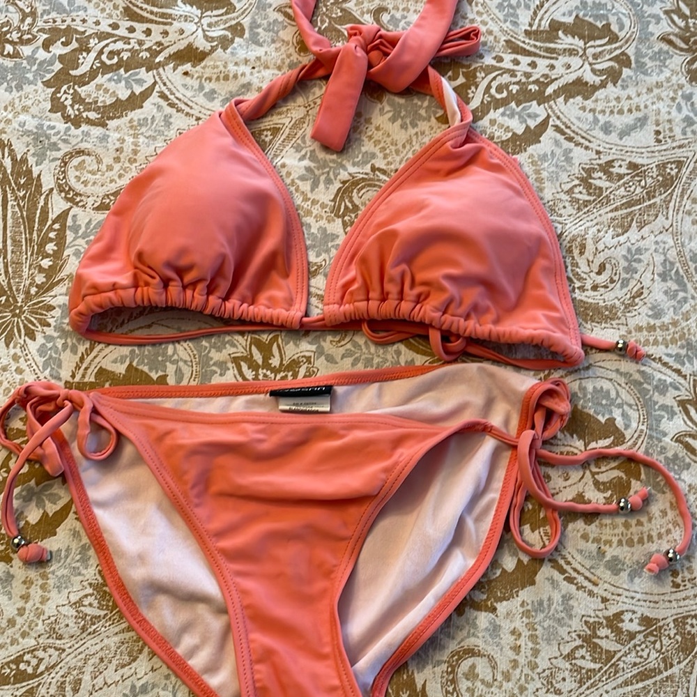 Ingear peach bikini, excellent condition size medium